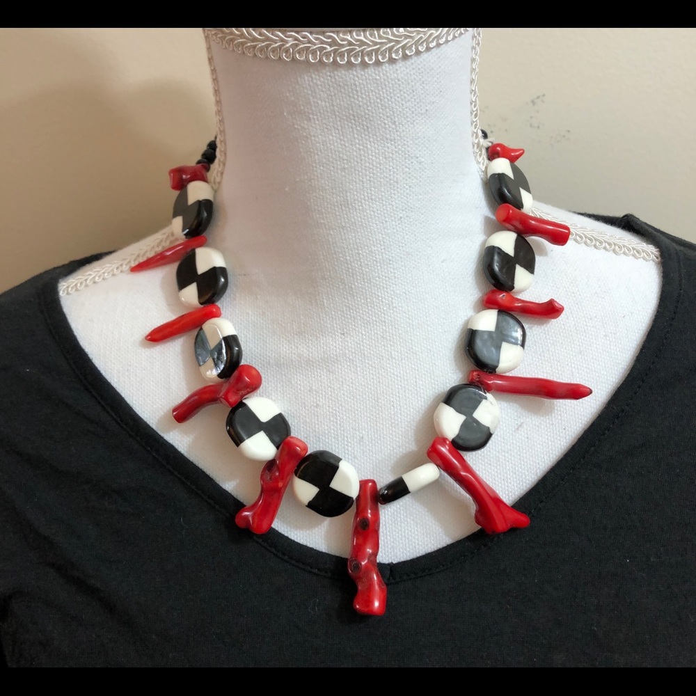 Statement necklace